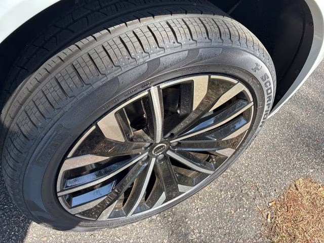 2026 Crystal White Volvo XC90 B6 Ultra 7-Seater AWD SUV