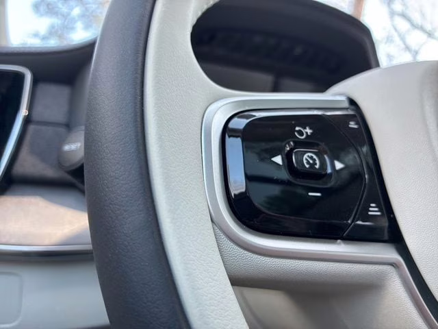 2026 Crystal White Volvo XC90 B6 Ultra 7-Seater AWD SUV