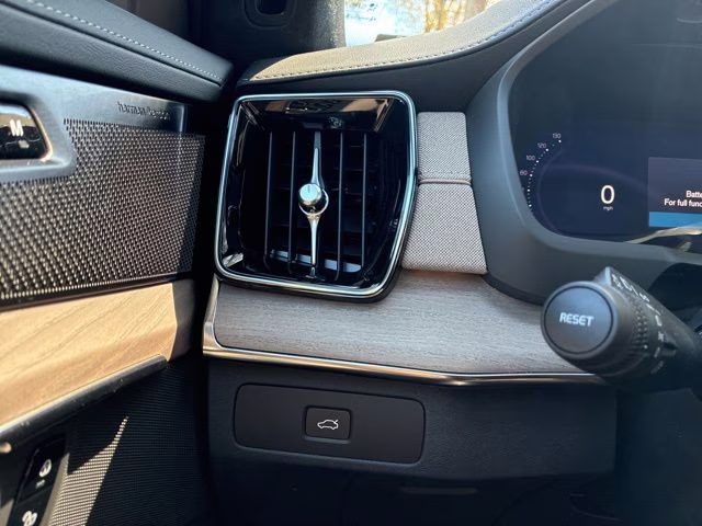 2026 Denim Blue Volvo XC90 B6 Ultra Dark Theme 7-Seater AWD SUV