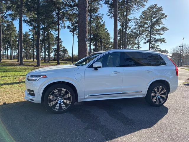 2025 Crystal White Volvo XC90 Plug-In Hybrid T8 Ultra 7-Seater AWD SUV