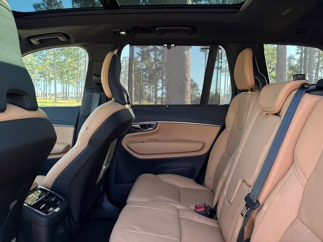 2025 Crystal White Volvo XC90 Plug-In Hybrid T8 Ultra 7-Seater AWD SUV