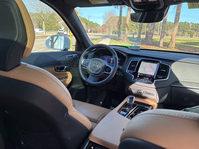 2025 Crystal White Volvo XC90 Plug-In Hybrid T8 Ultra 7-Seater AWD SUV