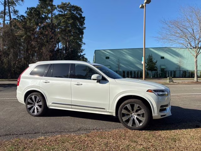 2025 Crystal White Volvo XC90 Plug-In Hybrid T8 Ultra 7-Seater AWD SUV