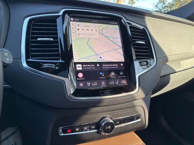 2025 Crystal White Volvo XC90 Plug-In Hybrid T8 Ultra 7-Seater AWD SUV