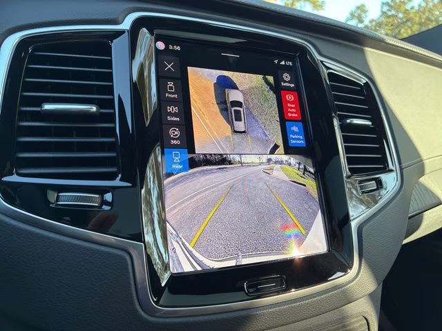 2025 Crystal White Volvo XC90 Plug-In Hybrid T8 Ultra 7-Seater AWD SUV