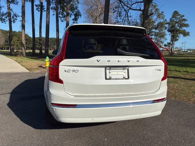 2025 Crystal White Volvo XC90 Plug-In Hybrid T8 Ultra 7-Seater AWD SUV
