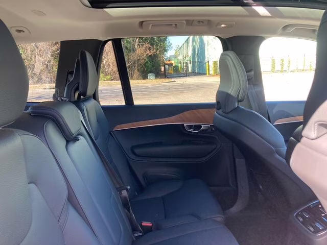 2025 Crystal White Volvo XC90 Plug-In Hybrid T8 Core 7-Seater AWD SUV