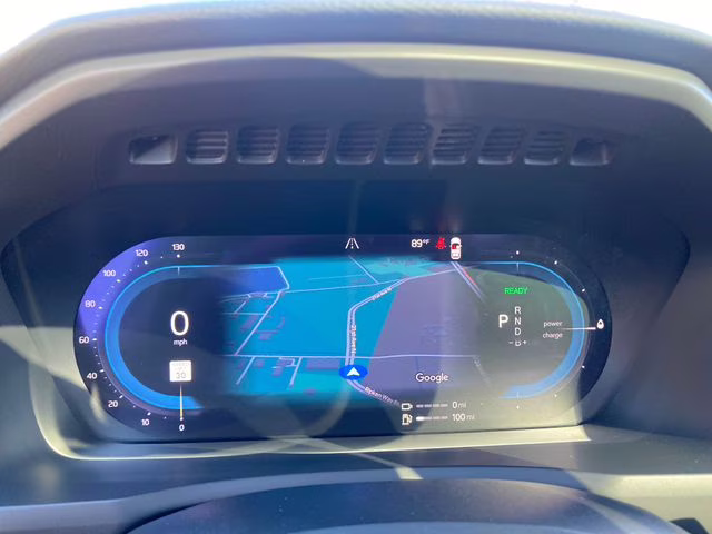 2025 Crystal White Volvo XC90 Plug-In Hybrid T8 Core 7-Seater AWD SUV