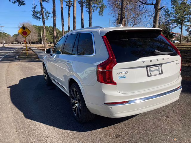 2025 Crystal White Volvo XC90 Plug-In Hybrid T8 Core 7-Seater AWD SUV