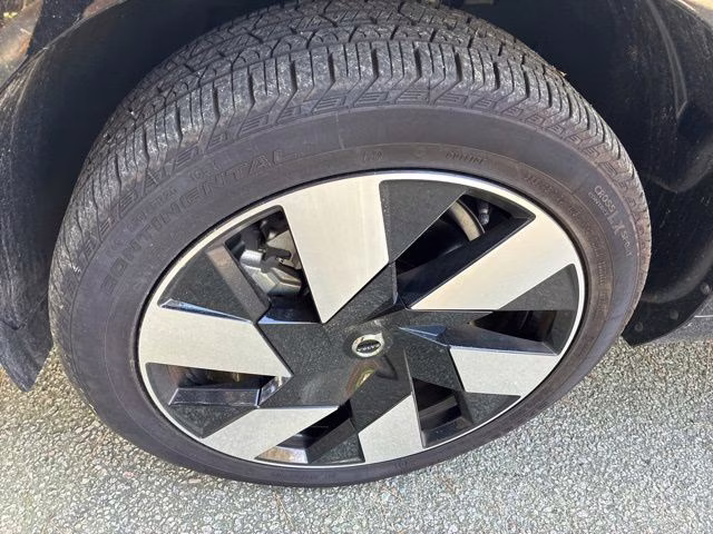 2025 Onyx Black Volvo XC60 Plug-In Hybrid T8 Plus AWD SUV