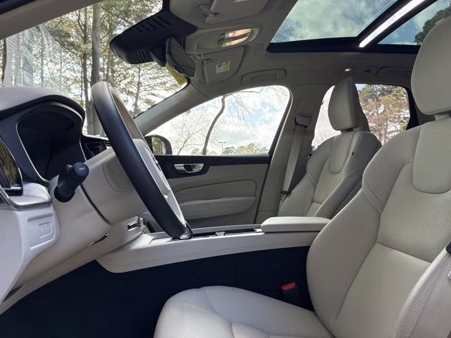 2025 Onyx Black Volvo XC60 Plug-In Hybrid T8 Plus AWD SUV