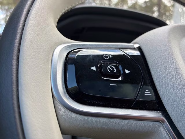 2025 Onyx Black Volvo XC60 Plug-In Hybrid T8 Plus AWD SUV