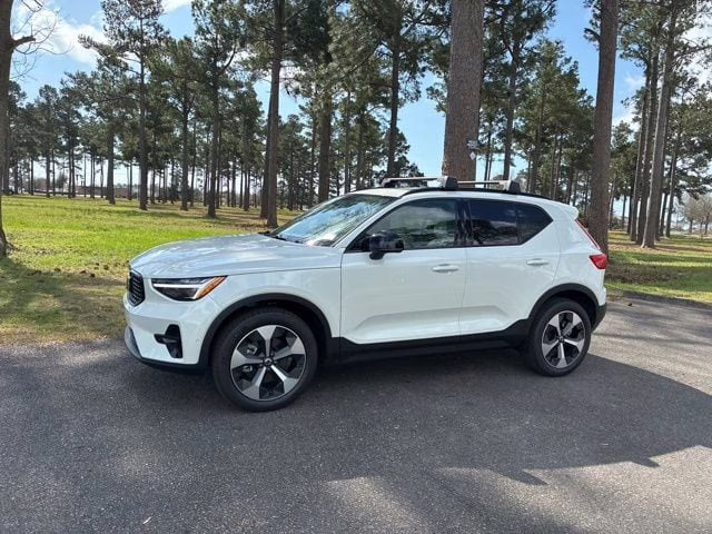 2026 Crystal White Volvo XC40 B5 Plus AWD SUV