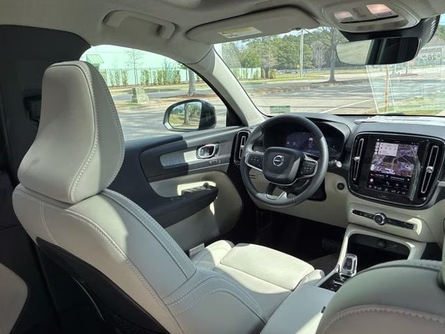 2026 Crystal White Volvo XC40 B5 Plus AWD SUV