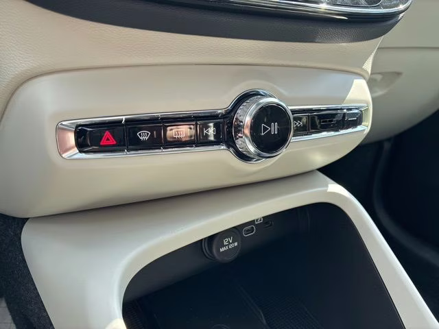 2026 Crystal White Volvo XC40 B5 Plus AWD SUV