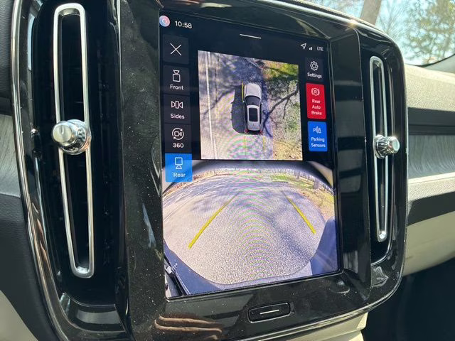 2026 Crystal White Volvo XC40 B5 Plus AWD SUV