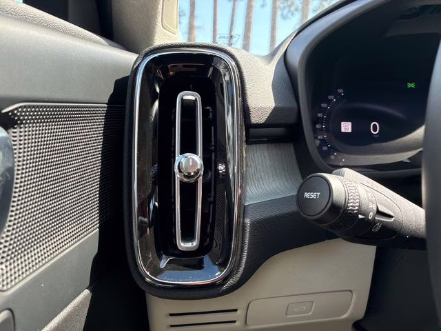 2026 Vapour Grey Volvo XC40 B5 Plus AWD SUV