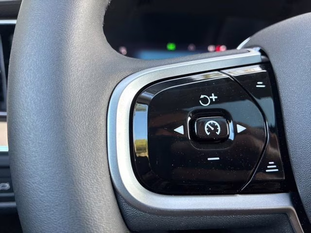 2026 Crystal White Volvo XC60 B5 Ultra AWD SUV