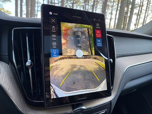 2026 Crystal White Volvo XC60 B5 Ultra AWD SUV