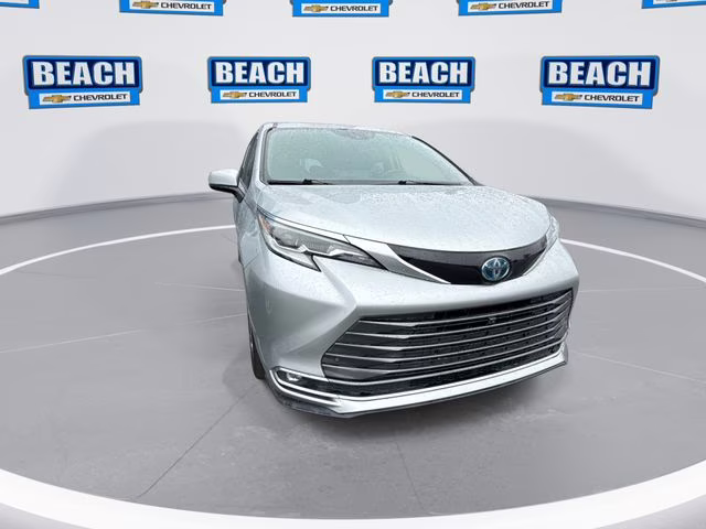 2021 Celestial Silver Metallic Toyota Sienna Platinum FWD Van