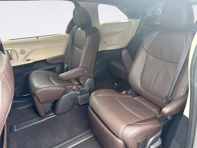 2021 Celestial Silver Metallic Toyota Sienna Platinum FWD Van