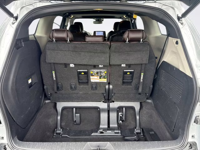 2021 Celestial Silver Metallic Toyota Sienna Platinum FWD Van