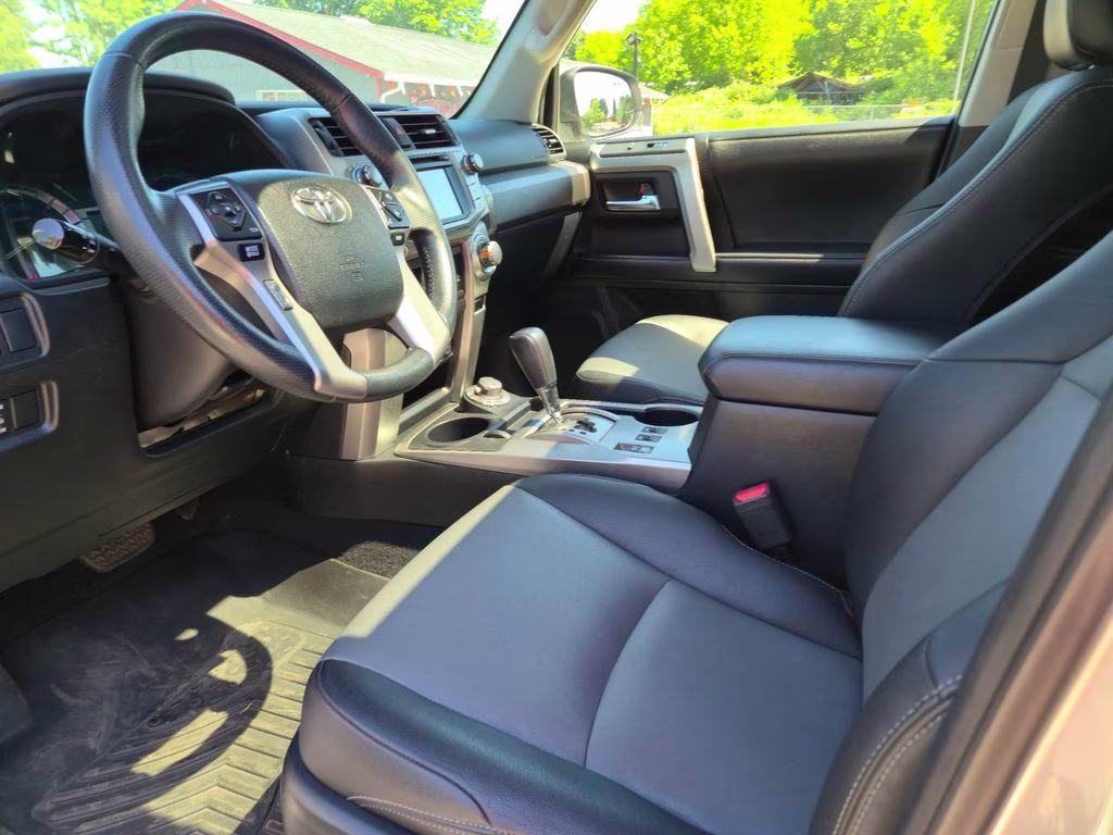 2019 Classic Silver Metallic Toyota 4Runner SR5 Premium 4X4 SUV