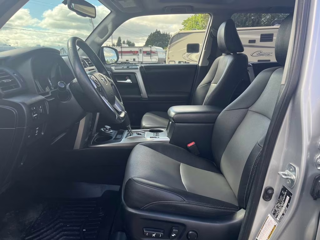 2019 Classic Silver Metallic Toyota 4Runner SR5 Premium 4X4 SUV