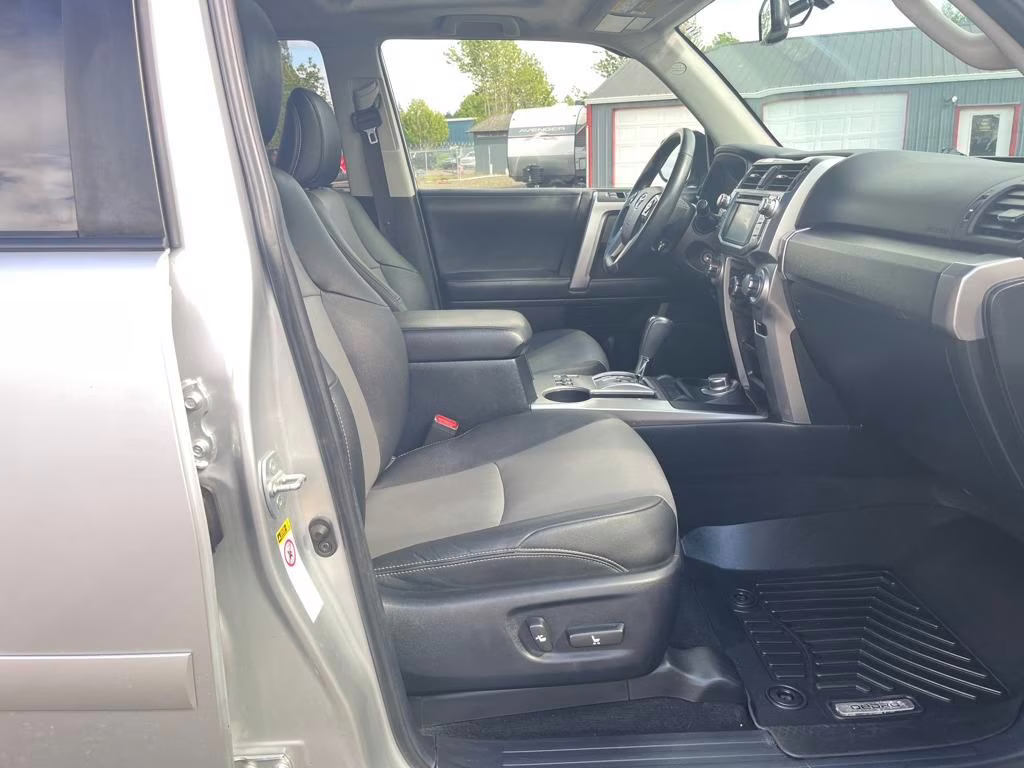 2019 Classic Silver Metallic Toyota 4Runner SR5 Premium 4X4 SUV