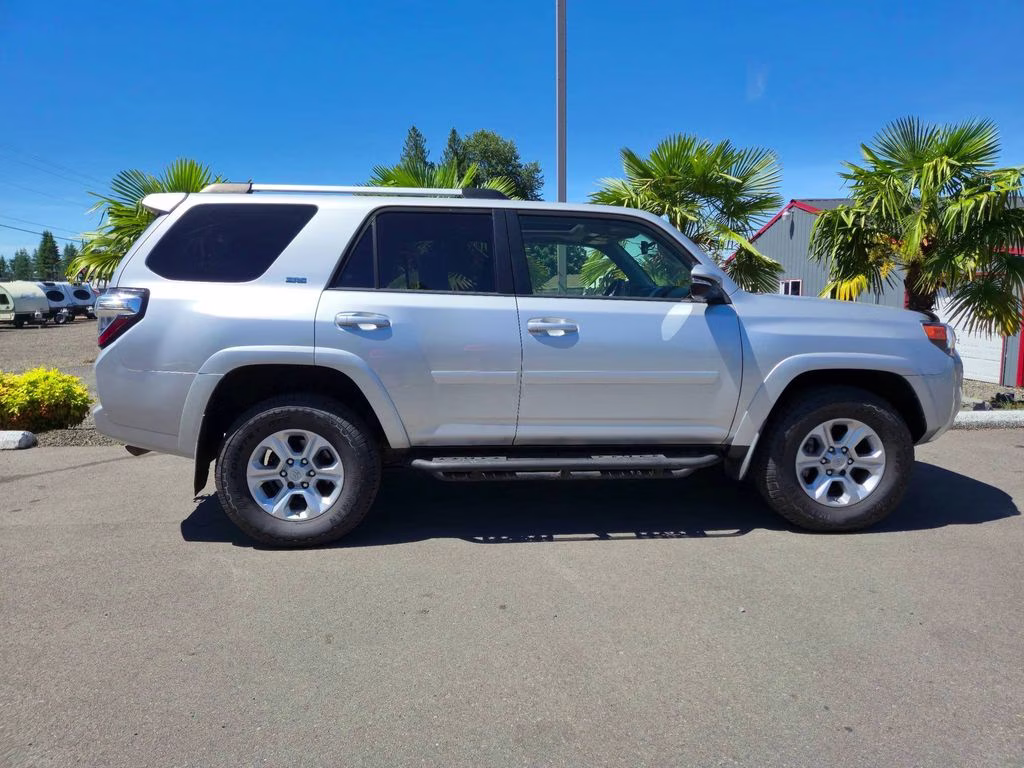 2019 Classic Silver Metallic Toyota 4Runner SR5 Premium 4X4 SUV