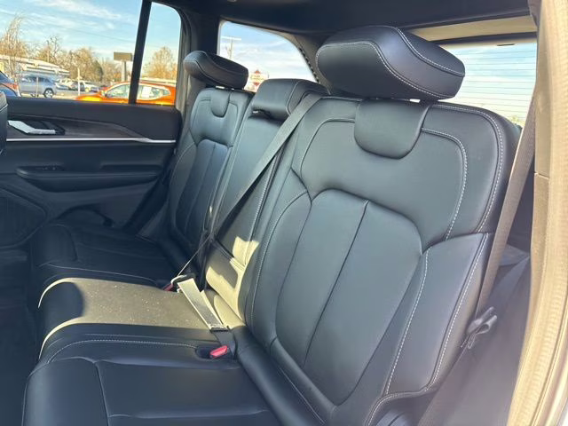 2025 Silver Jeep Grand Cherokee Limited 4X4 SUV
