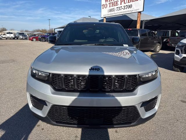 2025 Silver Jeep Grand Cherokee Limited 4X4 SUV