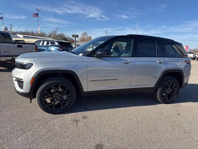 2025 Silver Jeep Grand Cherokee Limited 4X4 SUV