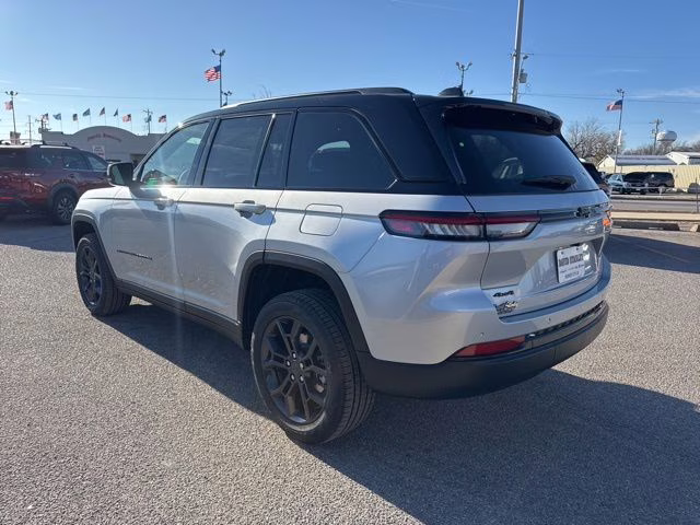 2025 Silver Jeep Grand Cherokee Limited 4X4 SUV
