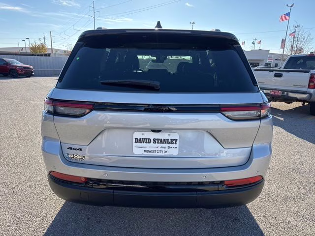 2025 Silver Jeep Grand Cherokee Limited 4X4 SUV