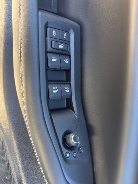 2025 Silver Jeep Grand Cherokee Limited 4X4 SUV