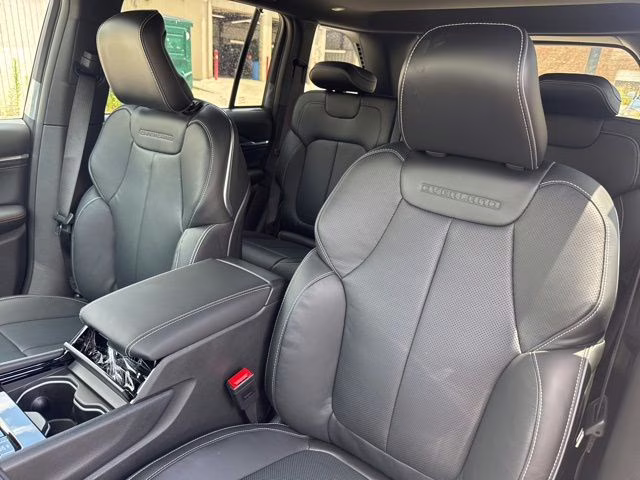 2025 Silver Zynith Jeep Grand Cherokee Overland 4X4 SUV