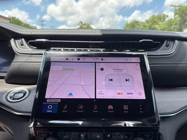 2025 Silver Zynith Jeep Grand Cherokee Overland 4X4 SUV