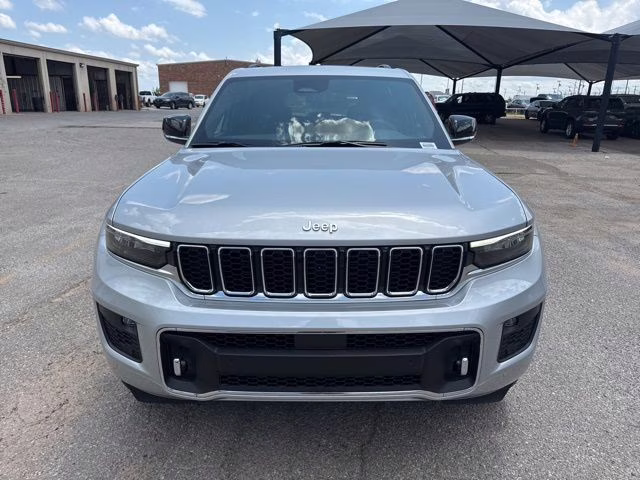 2025 Silver Zynith Jeep Grand Cherokee Overland 4X4 SUV
