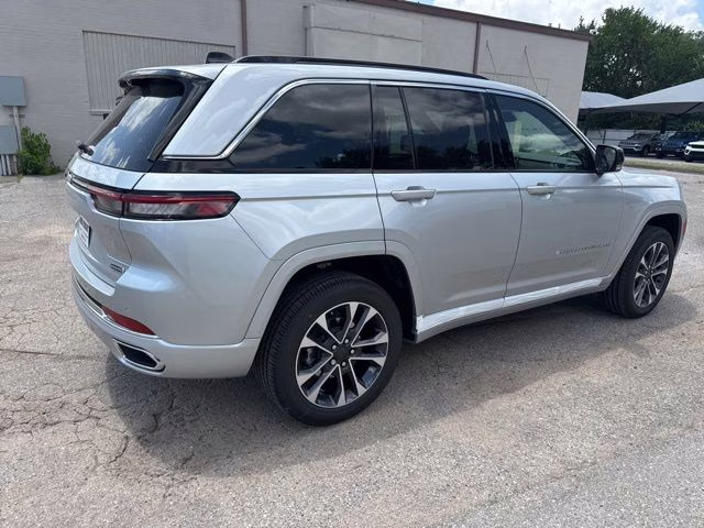 2025 Silver Zynith Jeep Grand Cherokee Overland 4X4 SUV