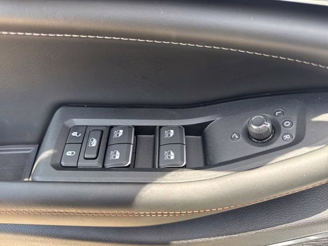 2025 Silver Zynith Jeep Grand Cherokee Overland 4X4 SUV