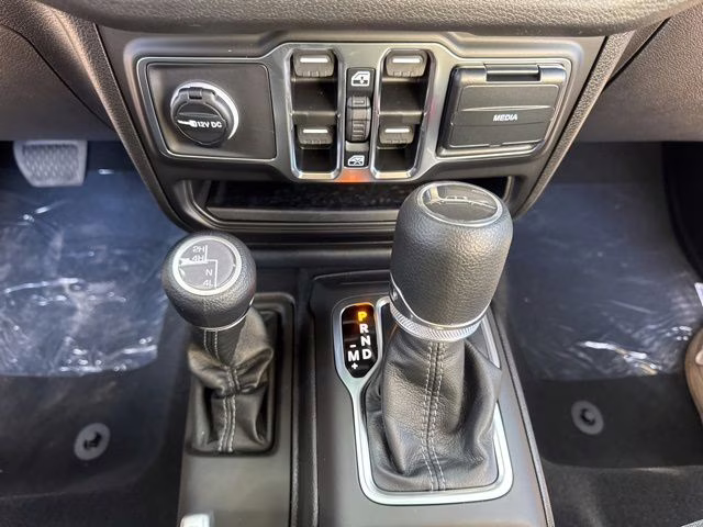 2026 Anvil Clearcoat Jeep Gladiator Sport S 4X4 Truck