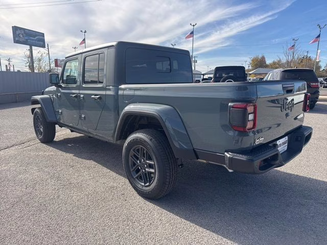 2026 Anvil Clearcoat Jeep Gladiator Sport S 4X4 Truck