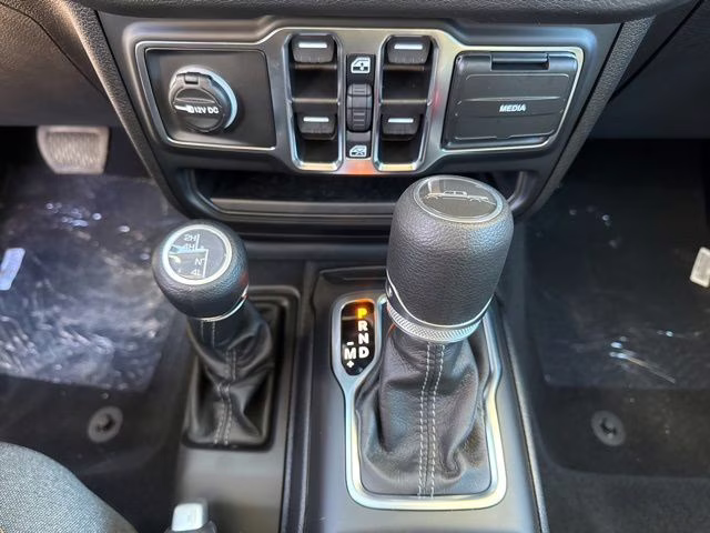 2026 Bright White Clearcoat Jeep Gladiator Sport S 4X4 Truck