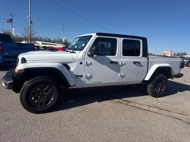 2026 Bright White Clearcoat Jeep Gladiator Sport S 4X4 Truck