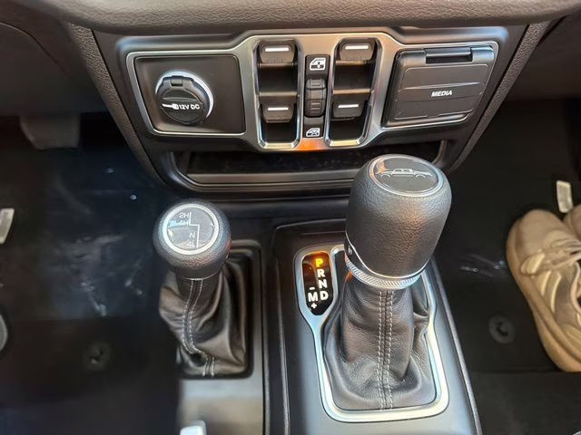 2026 Crystal Metallic Jeep Gladiator Sport S 4X4 Truck