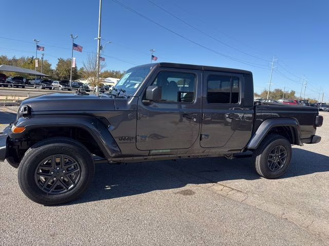 2026 Crystal Metallic Jeep Gladiator Sport S 4X4 Truck