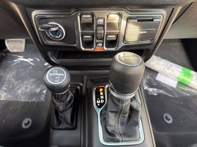2026 Black Clearcoat Jeep Gladiator Sport 4X4 Truck