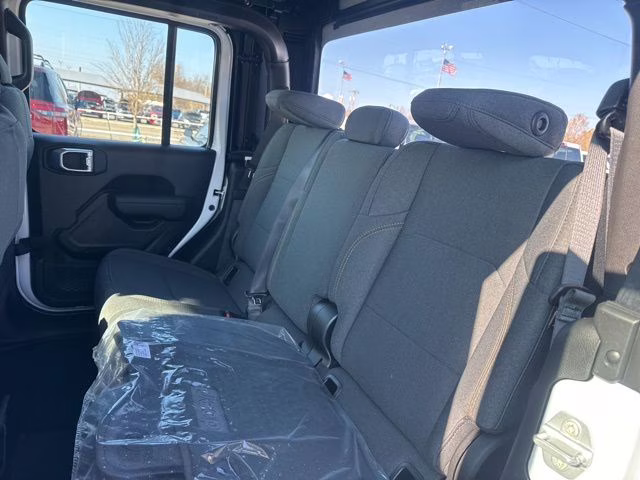 2026 Bright White Clearcoat Jeep Gladiator Sport 4X4 Truck