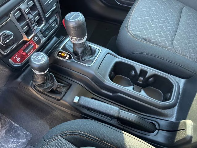 2026 Crystal Metallic Jeep Gladiator Mojave 4X4 Truck